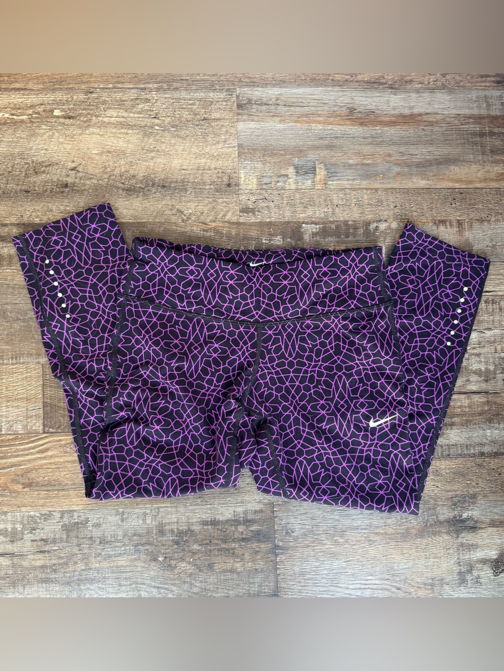 Nike Purple Geometric Print Women's Cropped Athletic Leggings